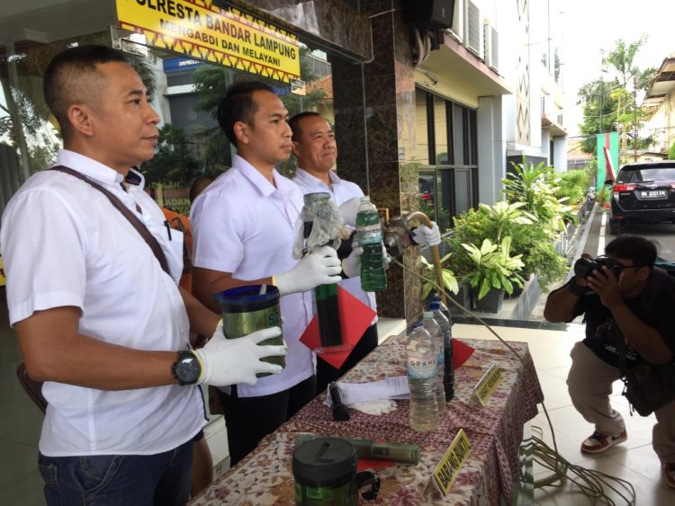 Polresta Bandar Lampung Bongkar Sindikat Oplosan BBM Pertalite di Campang
