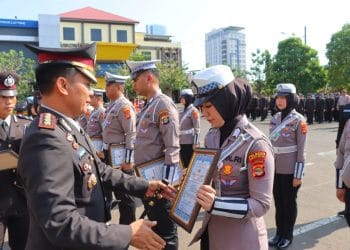 Di Hari Sumpah Pemuda, 17 Personel Polresta Bandar Lampung Terima Penghargaan dari Kapolresta