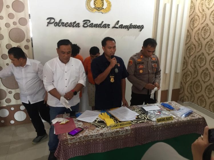 Polisi Tangkap Dua Pelaku Video Viral Menodong Senpi di Bandar Lampung, Satu Pelaku Masih Buron
