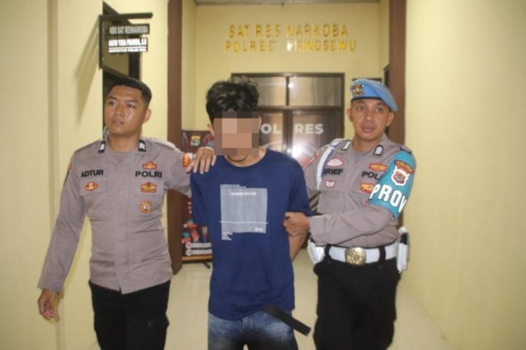Bawa Narkoba dan Sajam, Pria Asal Tanggamus Ditangkap Polisi