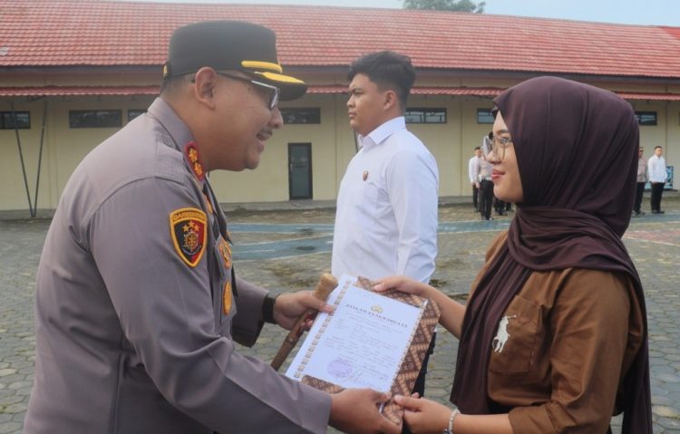 Mahasiswi Berani Gagalkan Perampokan, Diganjar Penghargaan dari Kapolres