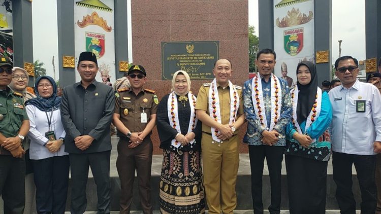 PJ Bupati dan Wakil Bupati Terpilih Resmikan Taman Kota Ir. Soekarno di Tanggamus