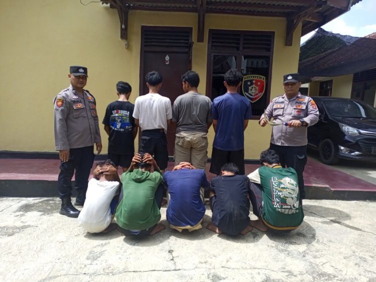 Malam Mencekam di Pringsewu! Rencana “Perang Remaja” Digagalkan, Polisi Sita Senjata Mematikan!