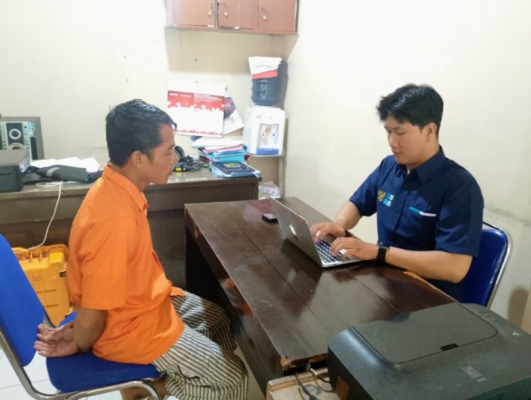 Menyamar Jadi Petugas PLN, Pria Asal Bekasi Dibekuk Warga Usai Curi Kabel Listrik