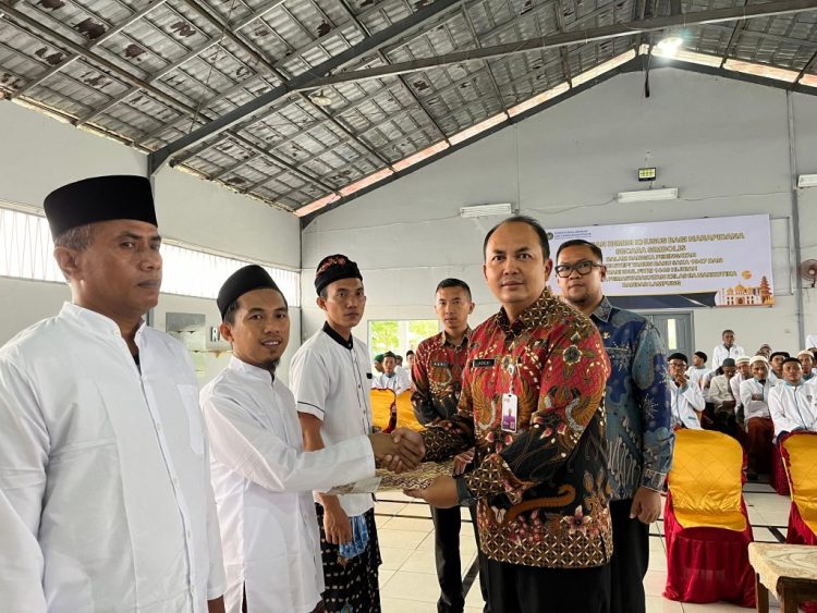 Penyerahan Remisi Khusus Nyepi dan Idul Fitri di Lapas Narkotika Kelas IIA Bandar Lampung
