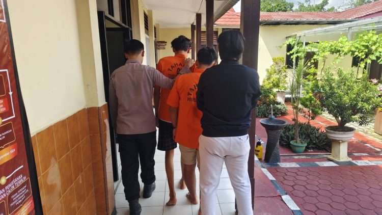 Gelapkan Motor Anak Bos, Dua Karyawan Koperasi Diringkus Polisi di Pesawaran