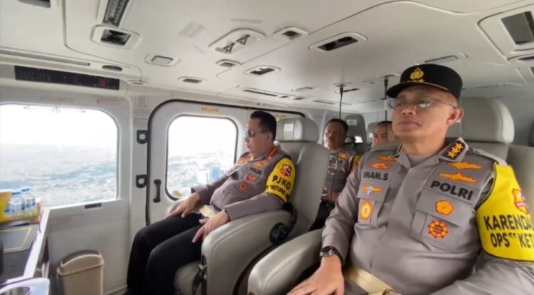 Kapolri Pantau Langsung Arus Mudik via Udara, Pastikan Kelancaran di Tol Jakarta-Cikampek