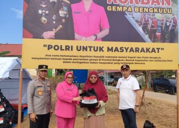 Kapolri Kirim 5.000 Paket Sembako untuk Korban Gempa Bengkulu