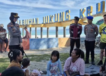 Sambut Krui Pro 2025, Polres Pesisir Barat Hadirkan Polisi Turis Multibahasa yang Siap Layani Wisatawan