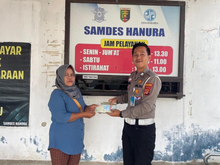 Layanan Samsat Kini Hadir di Desa: Warga Hanura Tak Perlu Jauh-Jauh Urus Pajak Kendaraan