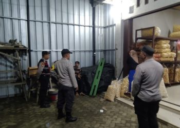 Patroli Humanis Polsek Gedong Tataan: Jaga Kondusifitas, Bangun Kedekatan dengan Warga