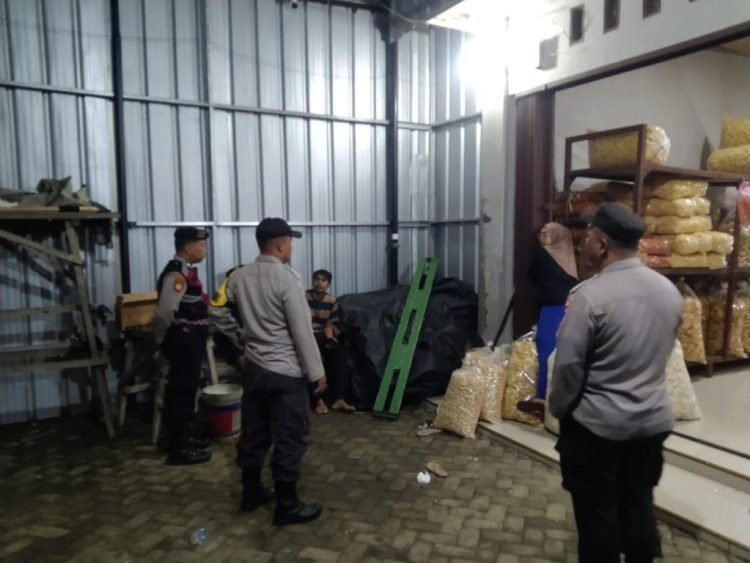 Patroli Humanis Polsek Gedong Tataan: Jaga Kondusifitas, Bangun Kedekatan dengan Warga