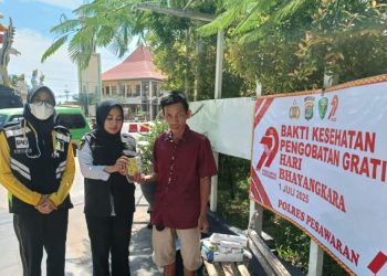 Polres Pesawaran Sapa Sopir Angkot Lewat Layanan Kesehatan Gratis di Hari Bhayangkara ke-79