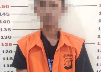 Tekab 308 Polsek Kalianda Bekuk Kepala Produksi Gelapkan Pakan Udang di Way Muli