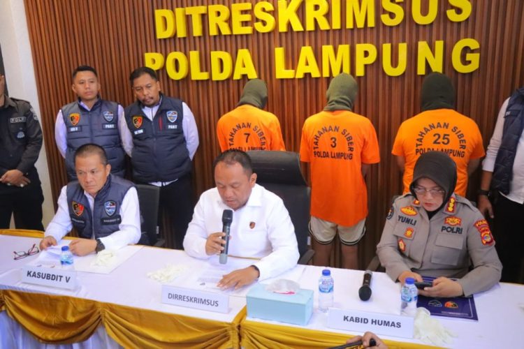 Polda Lampung Bongkar Komunitas Gay di Facebook, Tiga Orang Diamankan