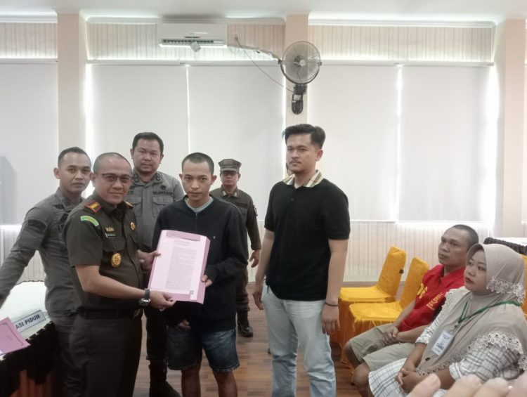 Kejari Tanggamus Bebaskan Empat Tersangka Narkotika Lewat Restorative Justice, Siap Jalani Rehabilitasi dan Pemberdayaan