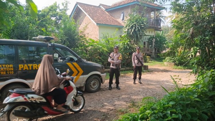 Cegah Kejahatan C3, Polsubsektor Negeri Katon Intensifkan Patroli Pagi di Desa Lumbirejo