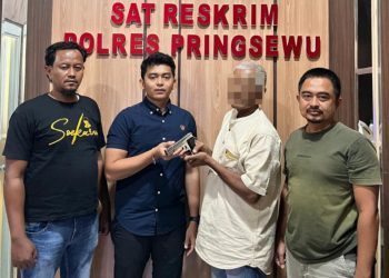 Jelang HUT RI ke-80, Warga Pringsewu Serahkan Senjata Api Jenis FN ke Polres
