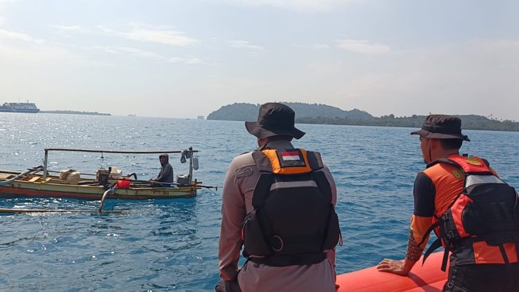 Tim SAR Cari Penumpang KMP Mufidah yang Jatuh di Perairan Bakauheni