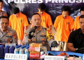 Polres Pringsewu Berhasil Mengamankan Barang Bukti Senjata dan Sepeda Motor Hasil Kejahatan