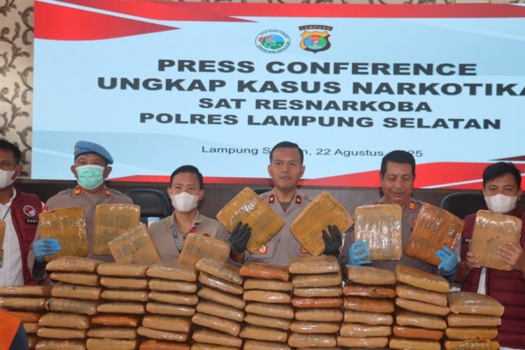 Polres Lampung Selatan Gagalkan Penyelundupan 90 Kg Ganja di Bakauheni