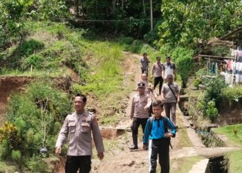 Polsek Wonosobo Respons Cepat, Sambangi Keluarga Warga Sanggi Unggak yang Meninggal dalam Perjalanan Tandu Viral
