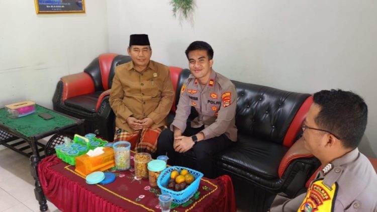 Kapolsek Talang Padang Perkuat Sinergi Dengan Ulama, Jalin Komunikasi Intens untuk Keamanan Masyarakat