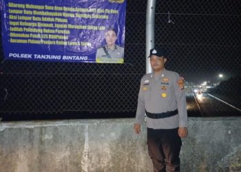 Polisi Patroli dan Jaga JPO Tol Bakauheni–Terbanggi Besar Demi Keamanan Pengendara