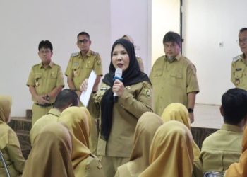 Rapat Tertutup Eva Dwiana dan Kepsek Picu Isu Bagi-Bagi Motor